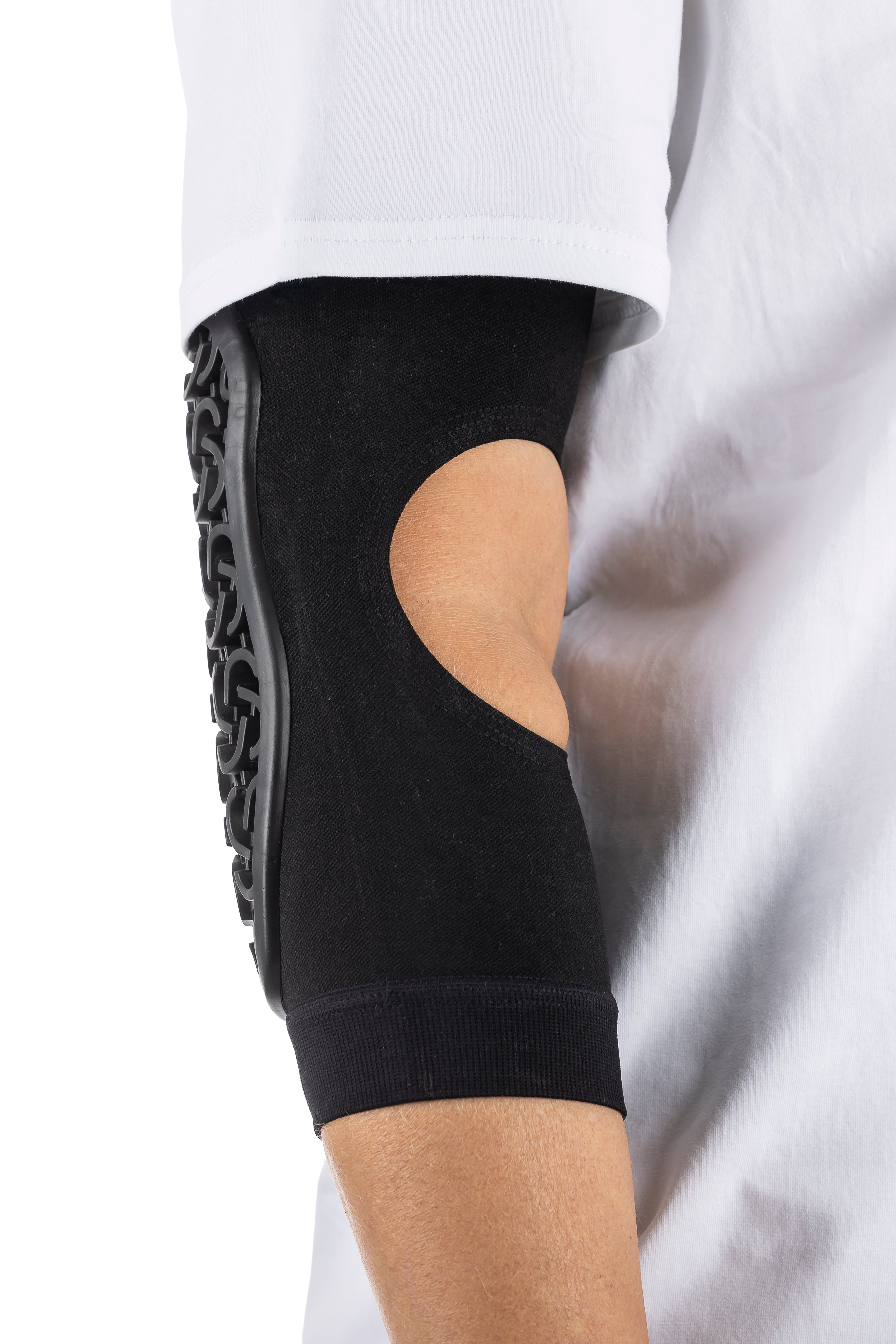 Vented FLOW Elbow Protection